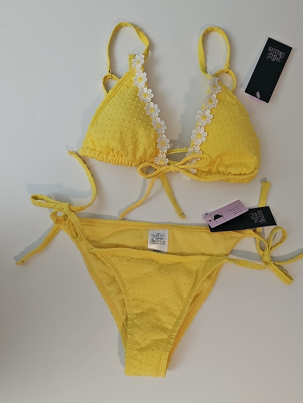 Wild Fable Women's XS Textured Yellow Triangle Bikini Set with White Daisy Trim
